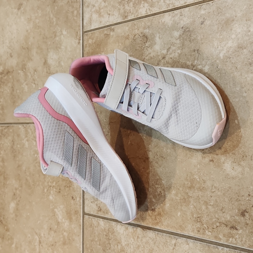 Girls Adidas 13.5 shoe